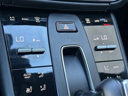 Certified 2025 Porsche Macan image 23