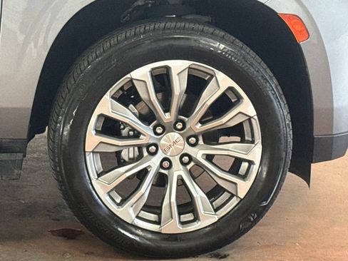 Used 2021 GMC Yukon Denali w/ Denali Ultimate Package RWD image 9