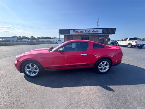 Used 2012 Ford Mustang Coupe RWD image 2
