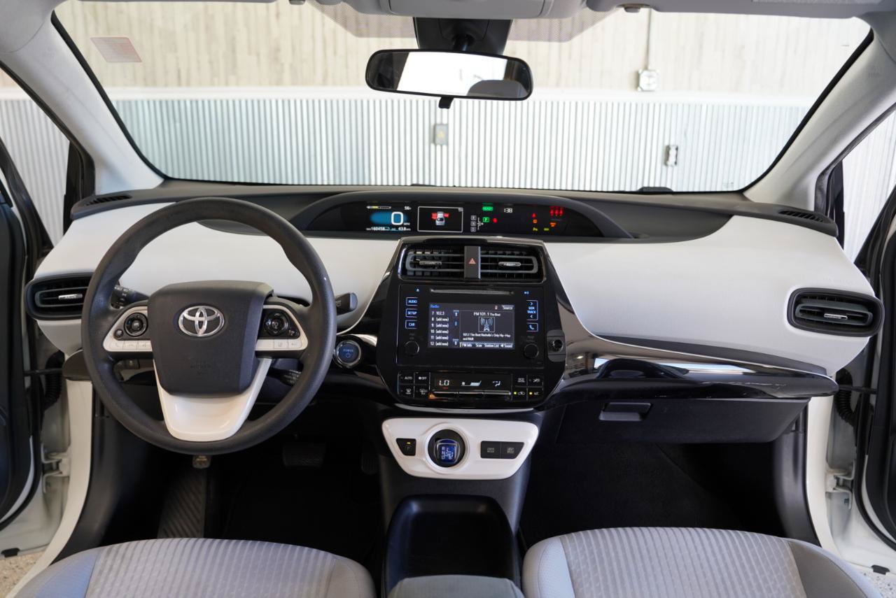 Used 2017 Toyota Prius Two w/ Prius Two Safety Plus Package FWD image 20