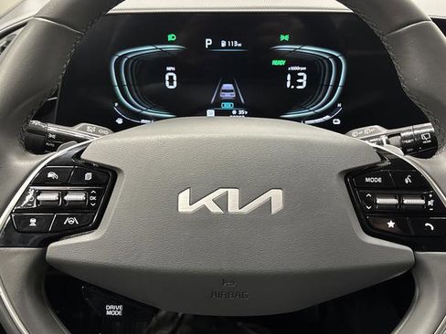Used 2023 Kia Niro EX image 15