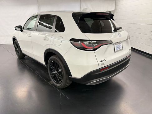 New 2027 Honda HR-V Sport image 3