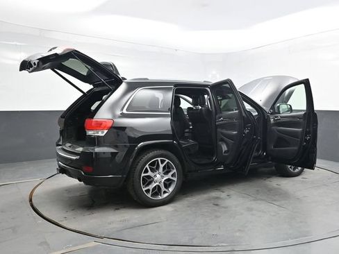 Used 2019 Jeep Grand Cherokee Overland AWD/4WD image 49
