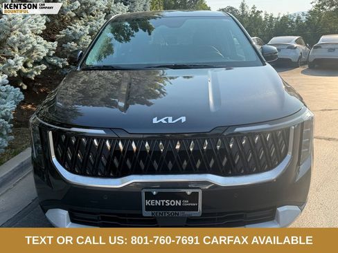 Used 2025 Kia Carnival FWD image 2