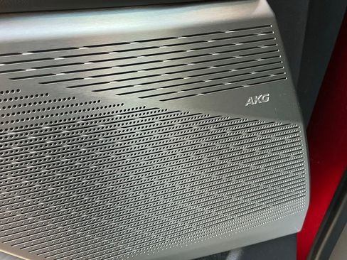 Used 2025 Cadillac Optiq Sport 2 w/ LPO, Floor Liner Package image 27