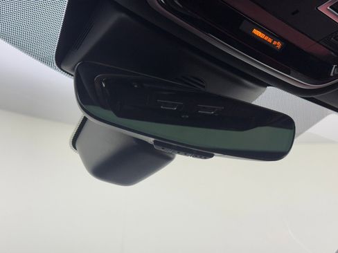 Used 2019 Land Rover Range Rover Sport SVR image 36