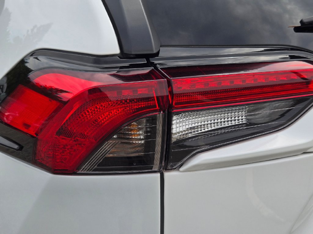 Used 2025 Toyota RAV4 XLE AWD/4WD image 11
