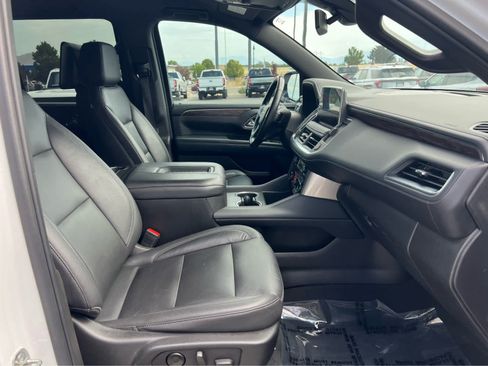 Used 2021 Chevrolet Tahoe Z71 w/ Luxury Package AWD/4WD image 17