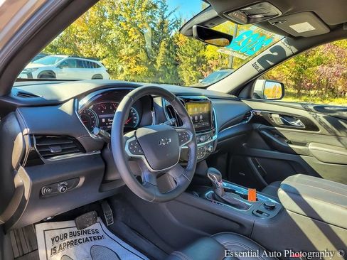 Used 2023 Chevrolet Traverse RS w/ LPO, Floor Liner Package AWD/4WD image 9