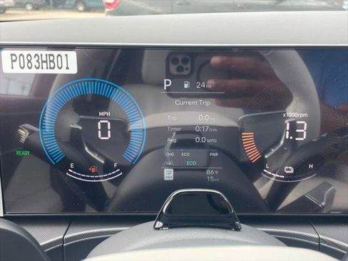 Used 2025 Hyundai Santa Fe SEL image 21