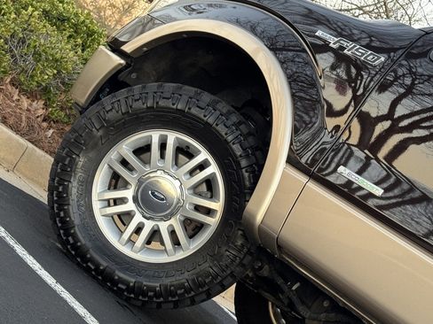 Used 2014 Ford F150 Lariat w/ Equipment Group 502A Luxury image 8