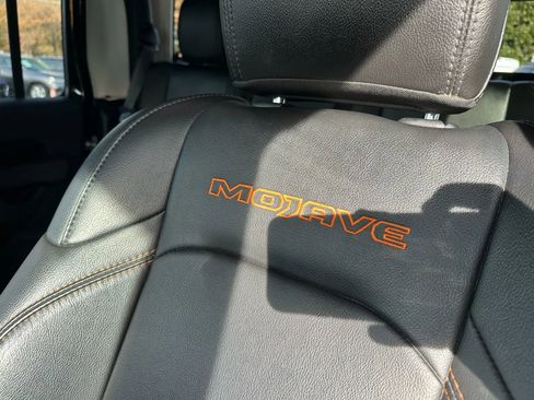 Used 2022 Jeep Gladiator Mojave image 18