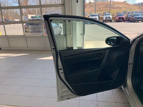 Used 2017 Toyota Corolla L w/ Carpet Mat Package (TMS) image 10