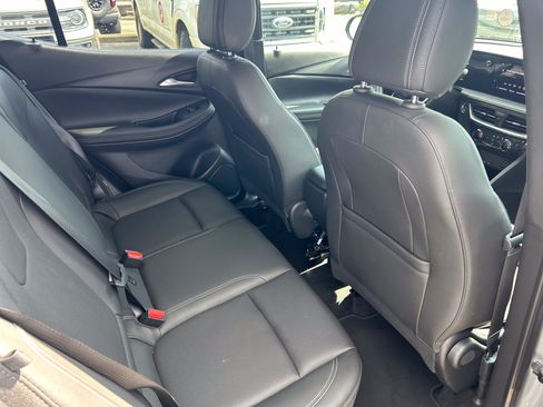 Used 2024 Buick Encore GX Sport Touring AWD/4WD image 19
