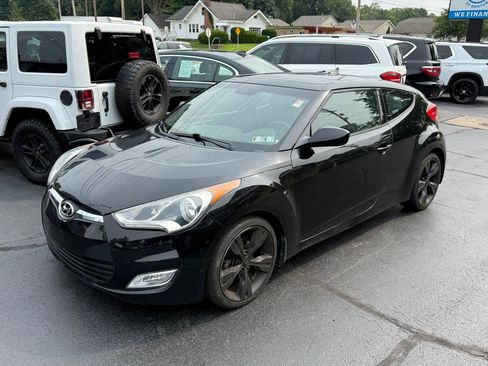 Used 2013 Hyundai Veloster w/ Style Pkg FWD image 1