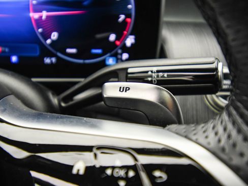 Used 2025 Mercedes-Benz GLC 43 AMG 4MATIC image 38