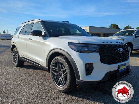 New 2026 Ford Explorer ST-Line w/ ST-Line Street Pack RWD image 9
