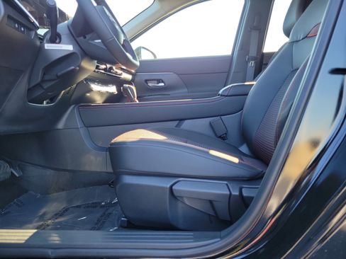 New 2026 Nissan Kicks SR w/ SR Premium Package image 16