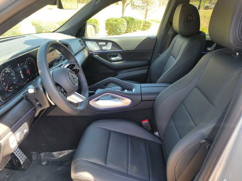 New 2025 Mercedes-Benz GLS 450 4MATIC image 9
