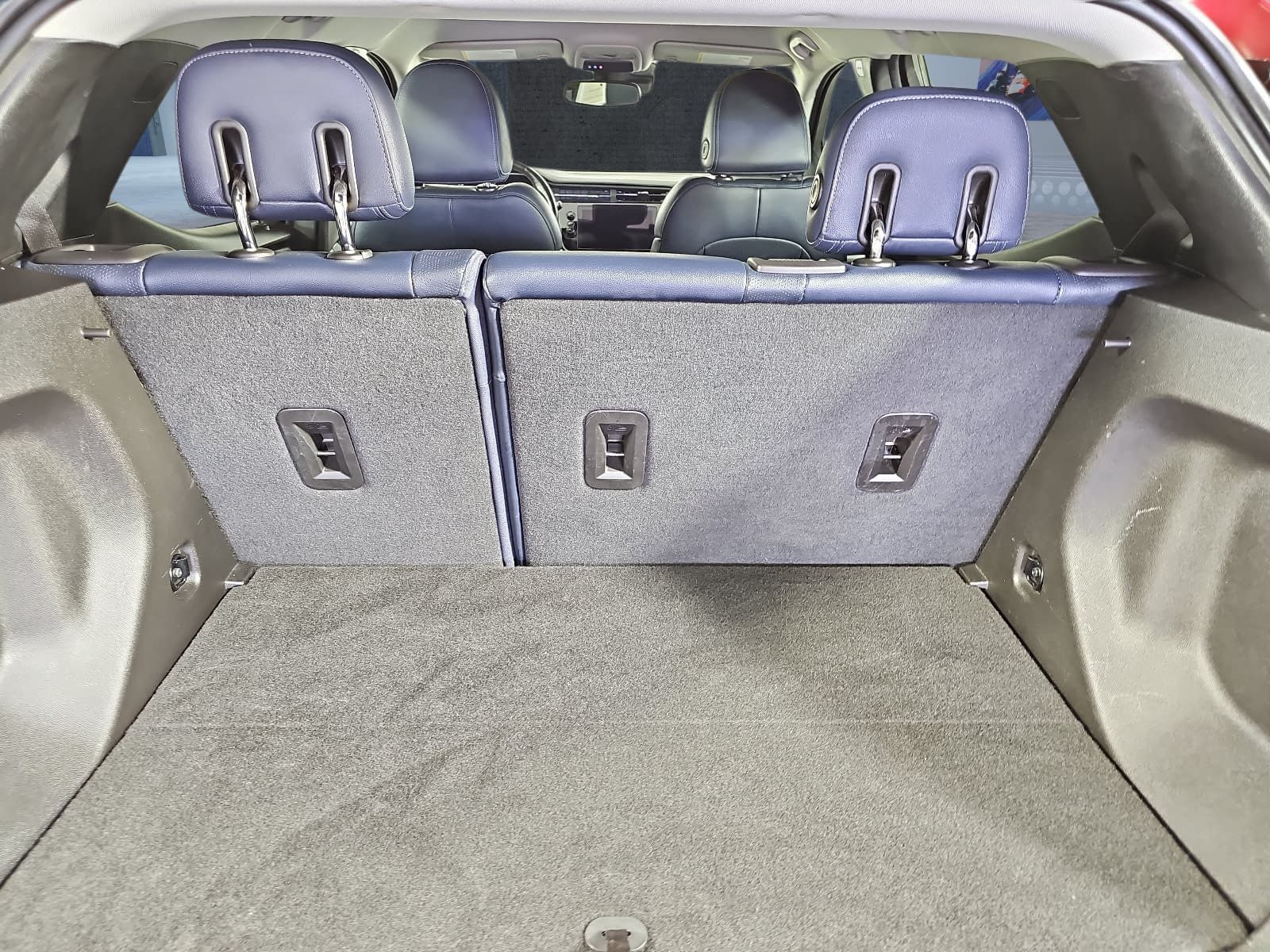 Used 2023 Chevrolet Bolt EUV LT w/ Convenience Package FWD image 28