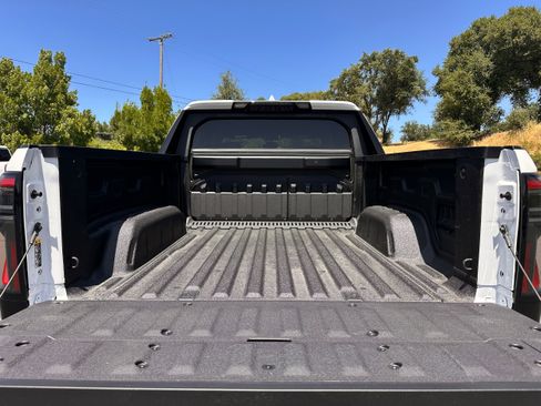 New 2025 GMC Sierra EV Denali image 8