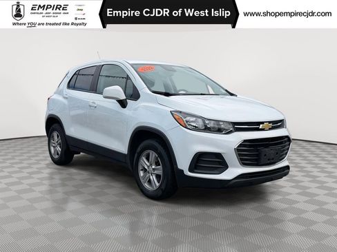 Used 2022 Chevrolet Trax LS w/ Tint and Cruise Package AWD/4WD image 1