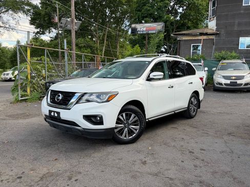 Used 2017 Nissan Pathfinder SL w/ SL Premium Package AWD/4WD image 4