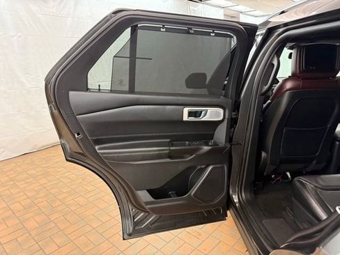 Certified 2020 Ford Explorer Platinum w/ Premium Technology Package image 23