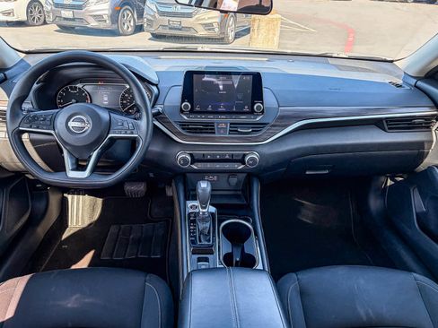 Used 2023 Nissan Altima 2.5 SV AWD/4WD image 11