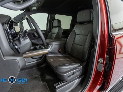 Used 2025 Chevrolet Silverado 2500 High Country w/ Technology Package AWD/4WD image 24
