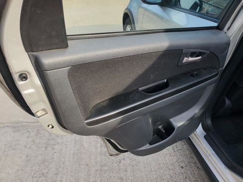 Used 2008 Suzuki SX4 AWD Hatchback w/ Touring Pkg image 13