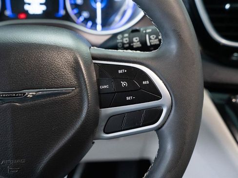 Used 2023 Chrysler Voyager LX FWD image 23