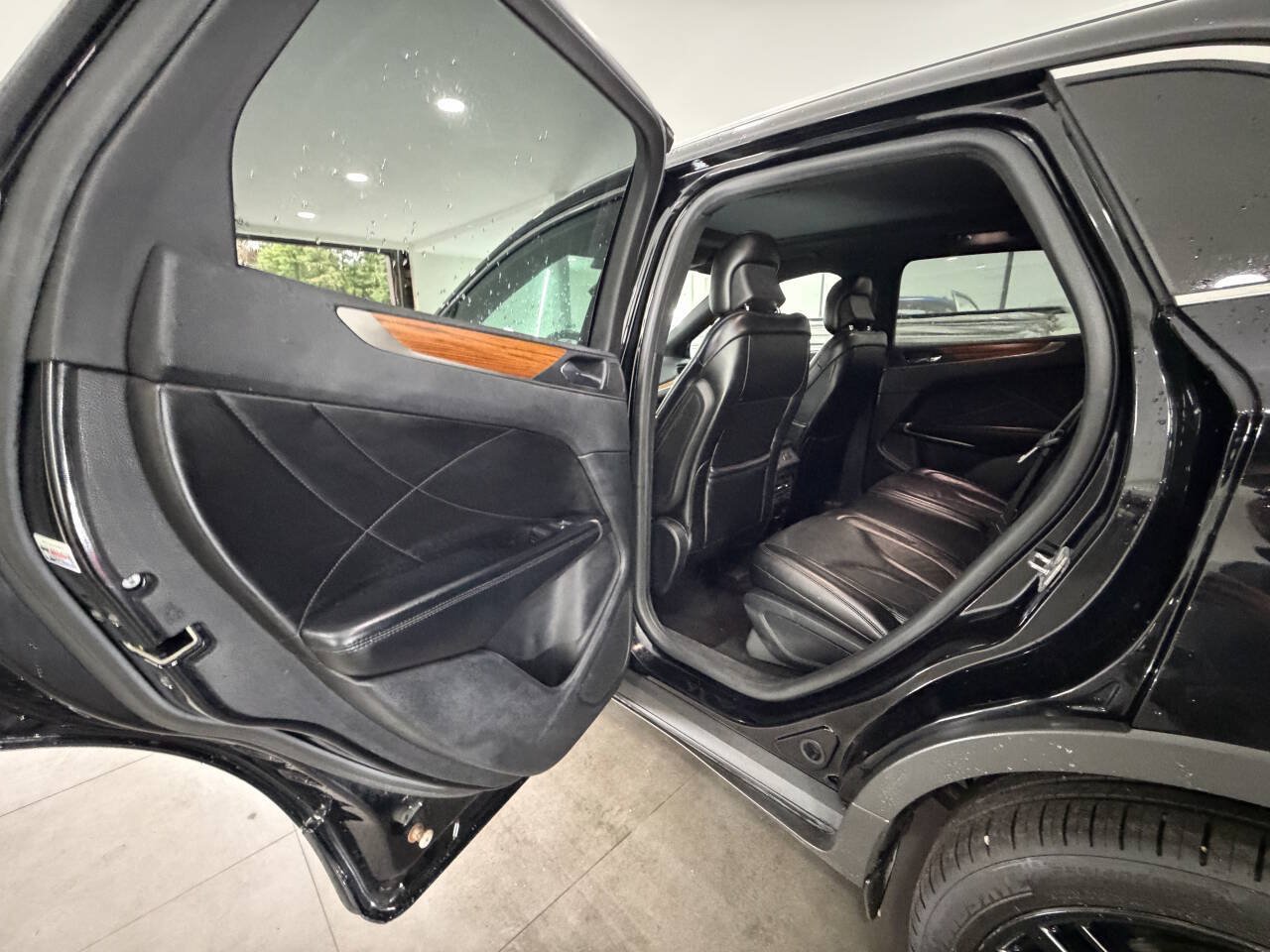 Used 2017 Lincoln MKC Reserve AWD/4WD image 23
