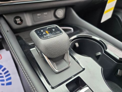 New 2026 Nissan Rogue Platinum image 8