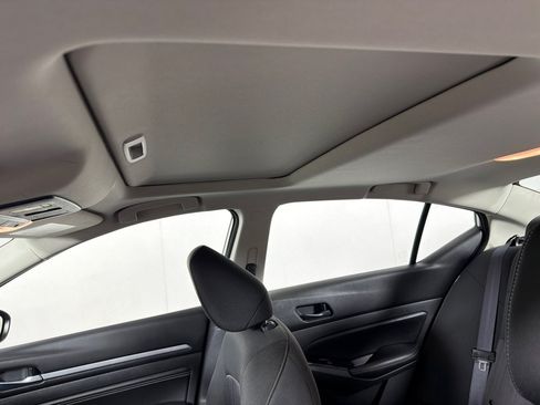 Used 2023 Nissan Altima 2.5 SV w/ SV Premium Package FWD image 13