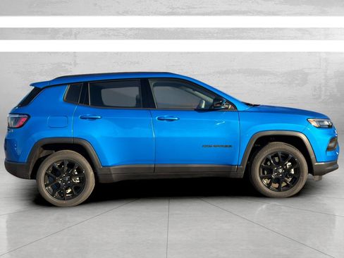 New 2026 Jeep Compass Latitude image 4