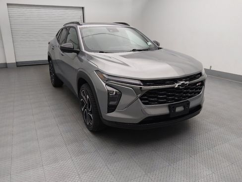 Used 2024 Chevrolet Trax RS w/ Sunroof Package FWD image 14
