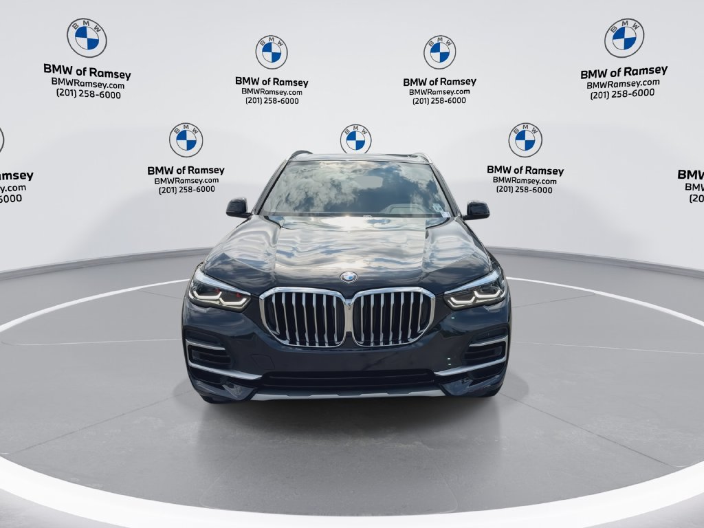Used 2023 BMW X5 xDrive40i AWD/4WD image 3