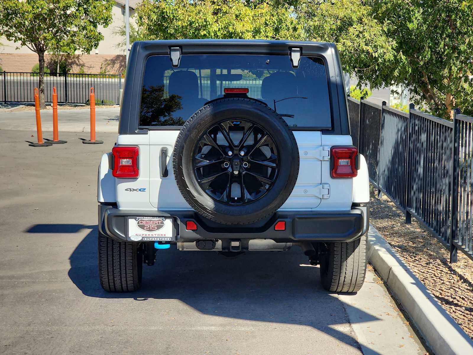 Used 2022 Jeep Wrangler Unlimited Sahara AWD/4WD image 7