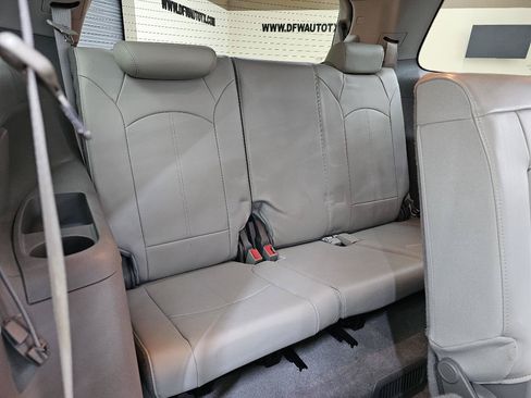 Used 2013 GMC Acadia SLT FWD image 25