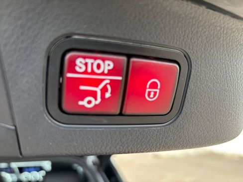 Used 2025 Mercedes-Benz GLA 250 image 23