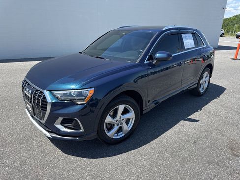 Used 2020 Audi Q3 2.0T Premium w/ Convenience Package AWD/4WD image 1