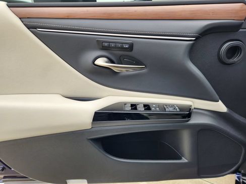 Used 2025 Lexus ES 350 w/ Premium Package FWD image 22