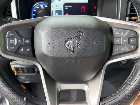 Used 2024 Ford Bronco Badlands AWD/4WD image 5