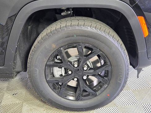 New 2025 Jeep Grand Cherokee L Laredo RWD image 18