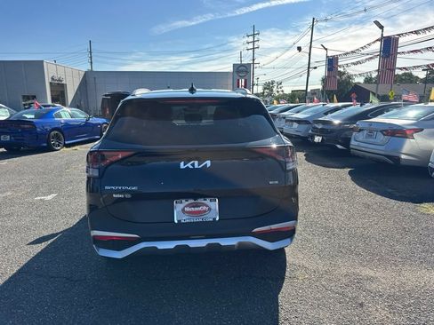 Used 2023 Kia Sportage EX AWD/4WD image 4