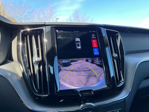 Certified 2023 Volvo XC60 B5 Core w/ Climate Package AWD/4WD image 19