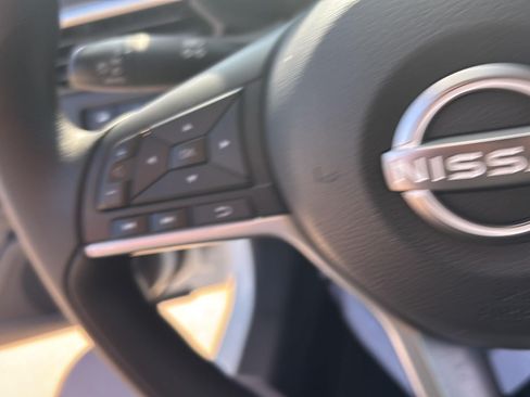 Used 2025 Nissan Altima 2.5 SV FWD image 14