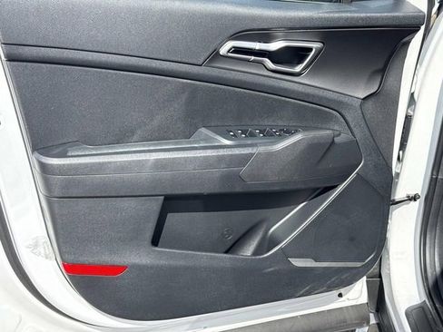 New 2026 Kia Sportage LX image 10