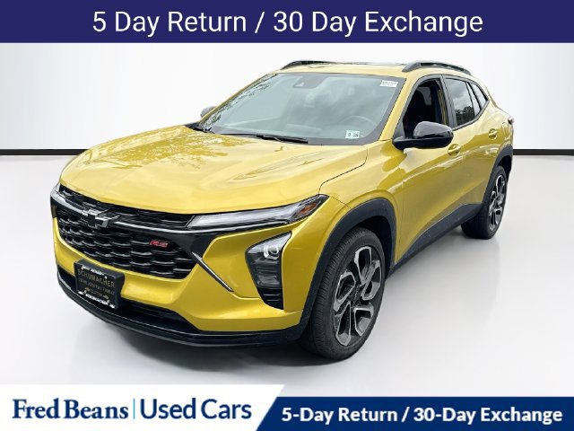 Used 2024 Chevrolet Trax RS w/ Sunroof Package FWD image 3